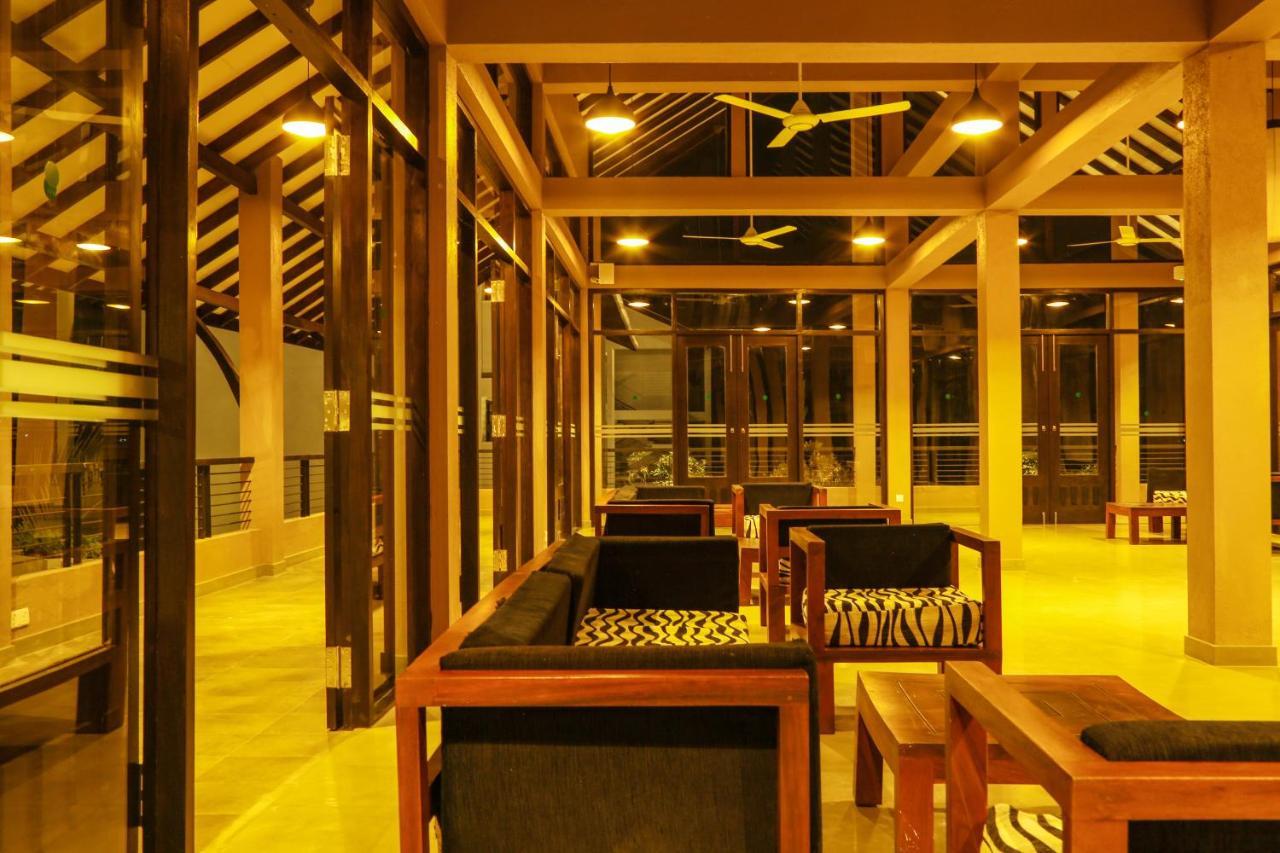 Oak Ray Wild Yala Hotell Tissamaharama Exteriör bild
